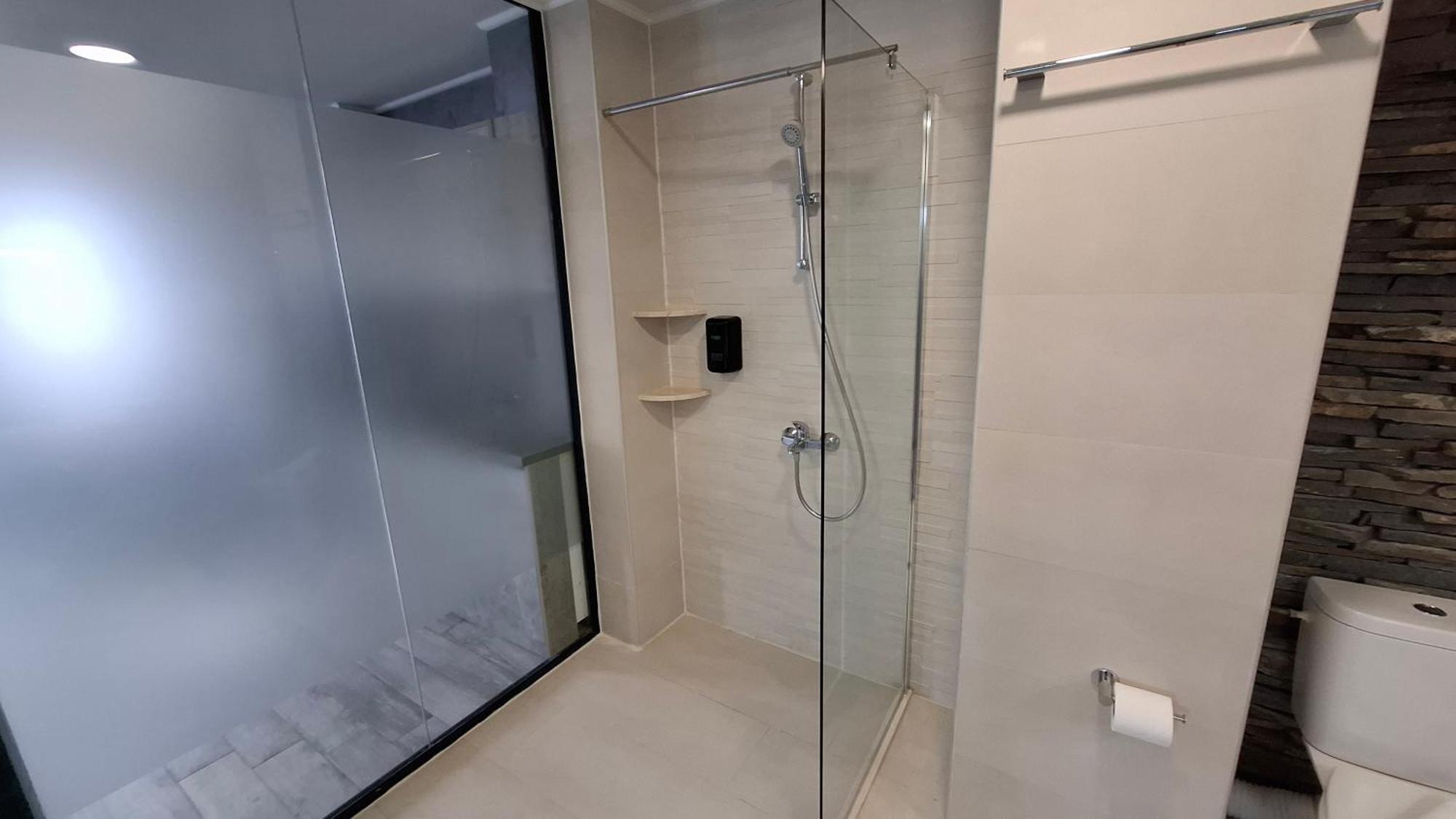 Rcr Einstein 2 Aparthotel